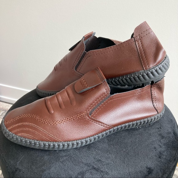 👞NWOT Men's Lightweight Brown Loafers in Size 41 👞 - Picture 1 of 4